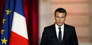 Emmanuel Macron frança entra em quarentena