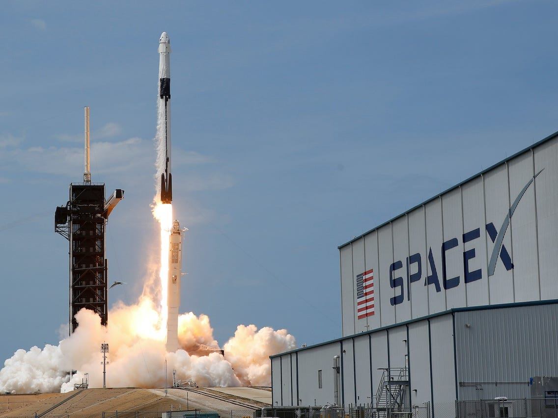 SpaceX: empresa de Elon Musk pretende levar pessoas ao espaço em 2021