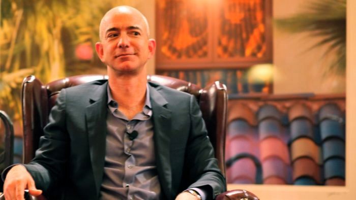 Jeff Bezos comunica que deixará posto de CEO da Amazon
