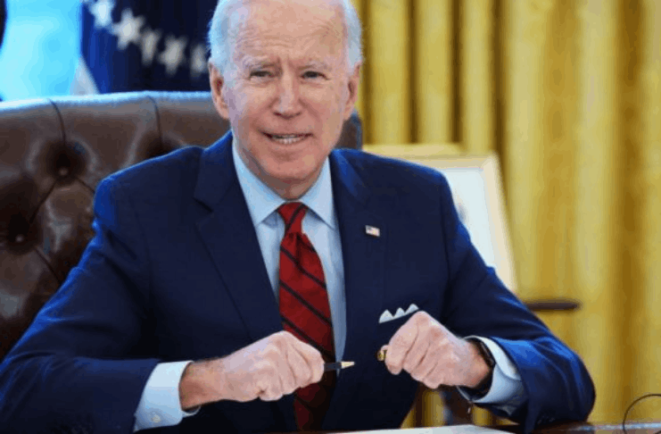 O presidente Biden aumentará o limite de admissão de refugiados para 125.000