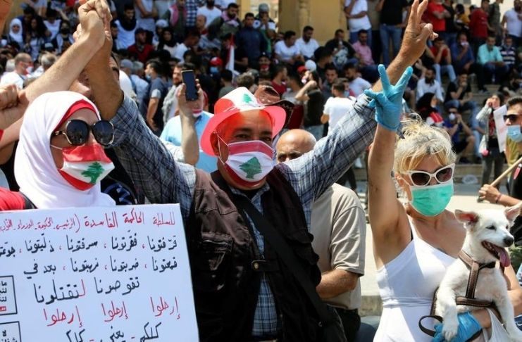 Entre as restrições sanitárias e a crise econômica, Líbano tem manifestações