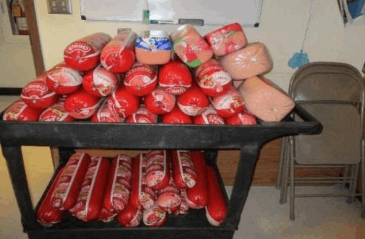 Homem preso tentando contrabandear 88 quilos de mortadela mexicana para os EUA