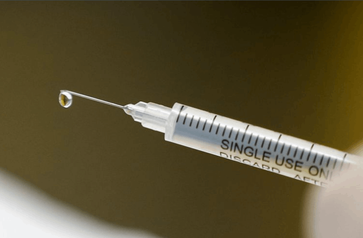 Mais americanos já foram vacinados para COVID-19 do que infectados