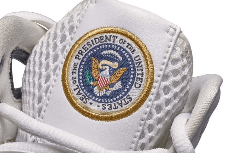 Par de tênis Nike raros competição para Barack Obama à venda por US $ 25.000